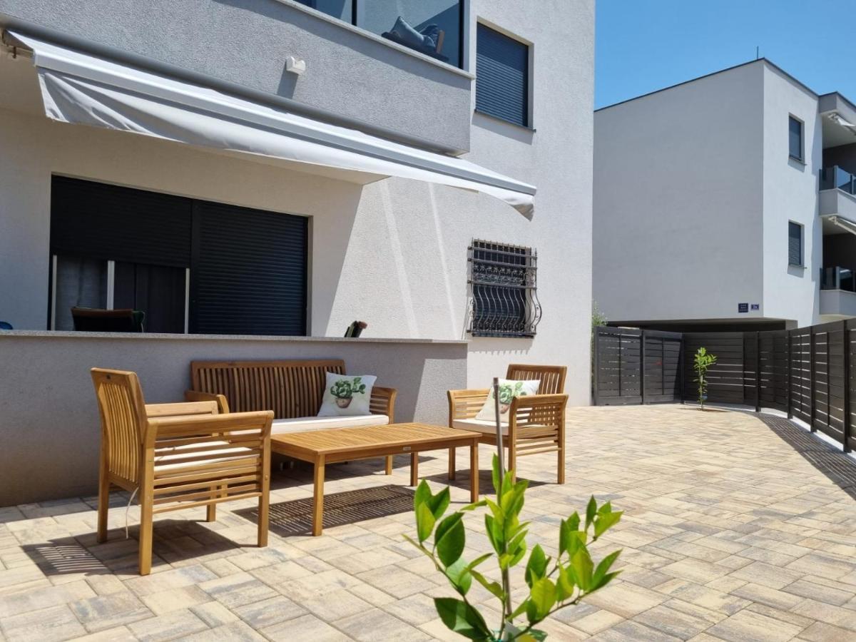 Blue Pearl Apartment Rogoznica  Buitenkant foto