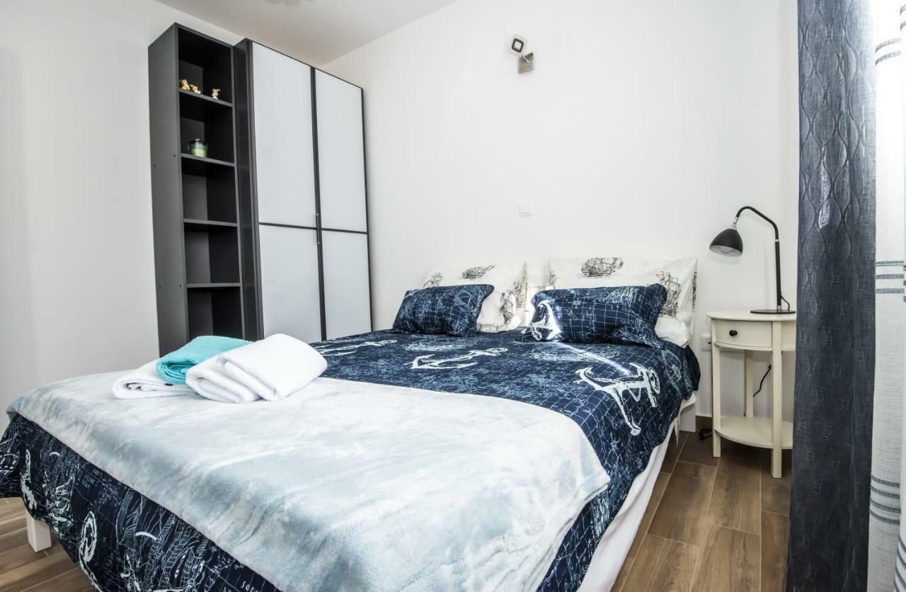 Blue Pearl Apartment Rogoznica  Buitenkant foto