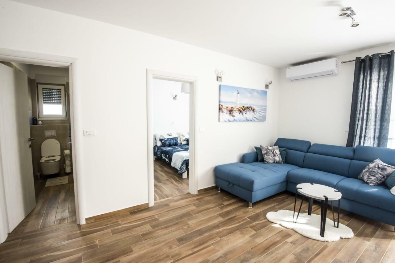 Blue Pearl Apartment Rogoznica  Buitenkant foto