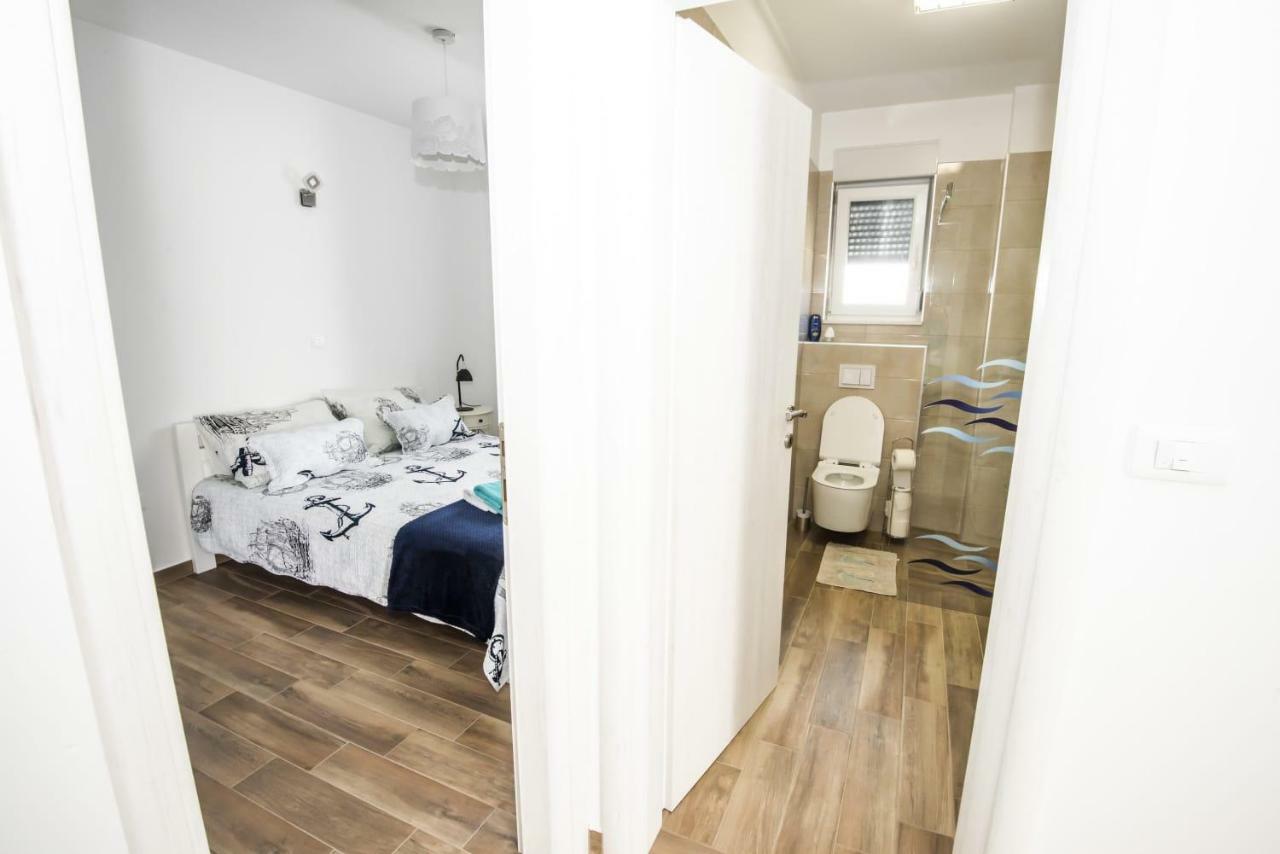 Blue Pearl Apartment Rogoznica  Buitenkant foto