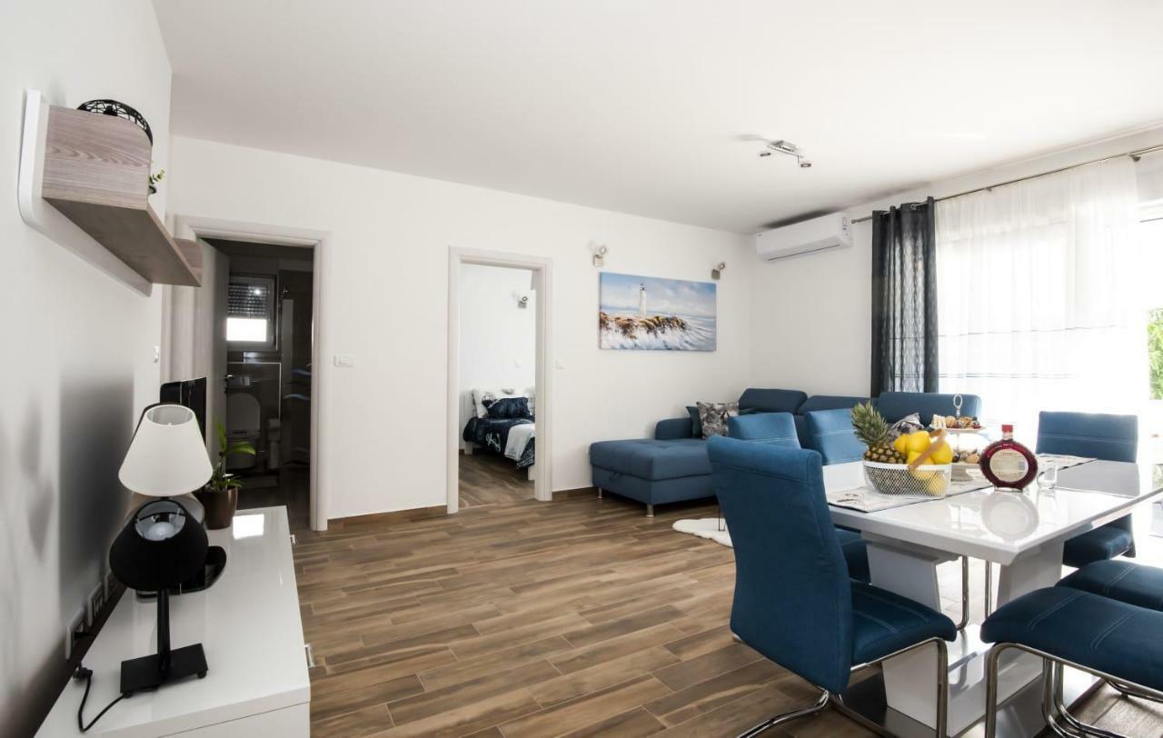 Blue Pearl Apartment Rogoznica  Buitenkant foto