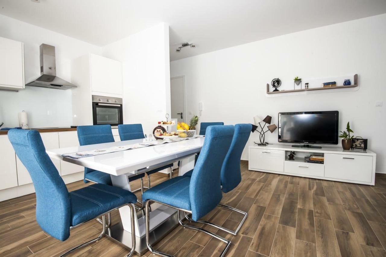 Blue Pearl Apartment Rogoznica  Buitenkant foto