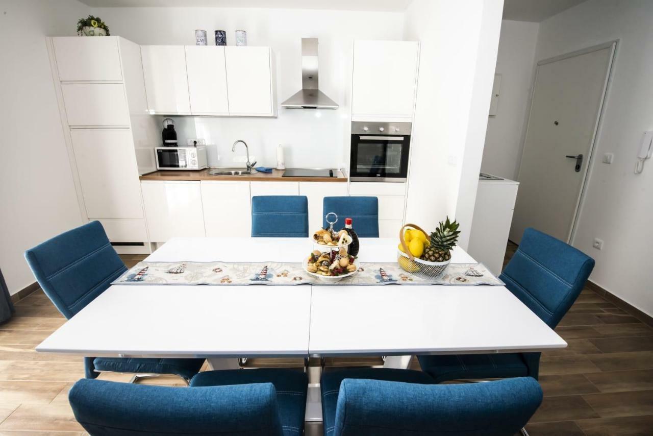 Blue Pearl Apartment Rogoznica  Buitenkant foto