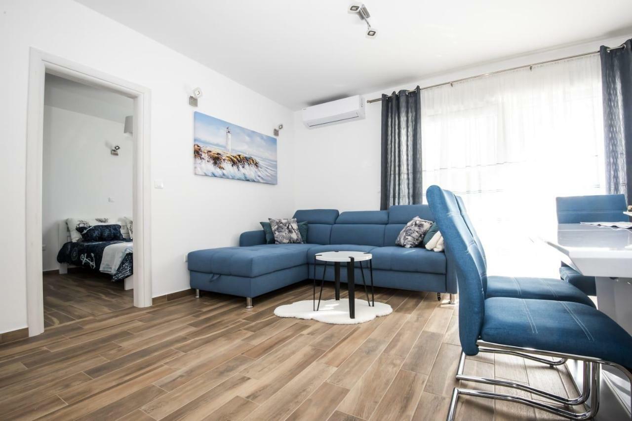 Blue Pearl Apartment Rogoznica  Buitenkant foto