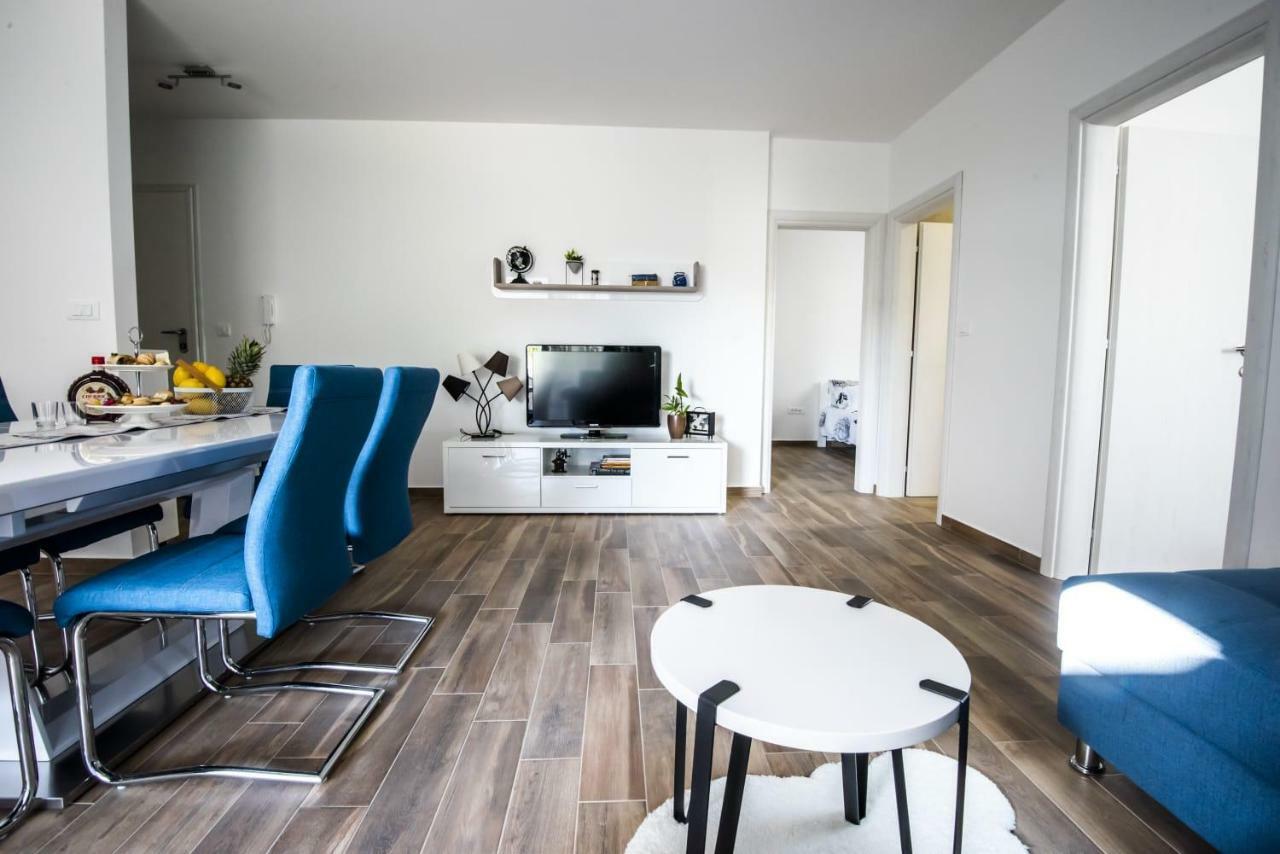 Blue Pearl Apartment Rogoznica  Buitenkant foto